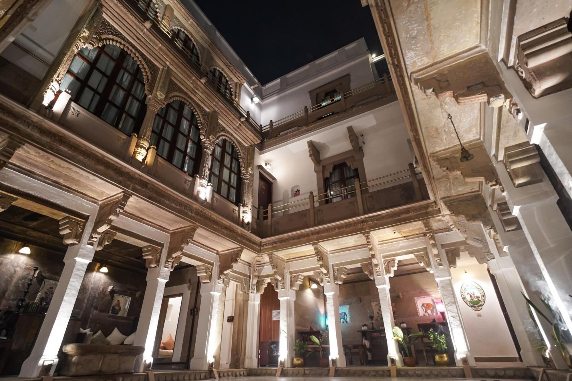 Отель Guleria Kothi At Ganges Варанаси Экстерьер фото