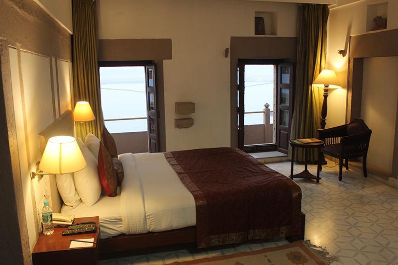 Отель Guleria Kothi At Ganges Варанаси Экстерьер фото